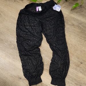 Black Lace Woman's Cover Up Bottoms. Size L. Beach wear